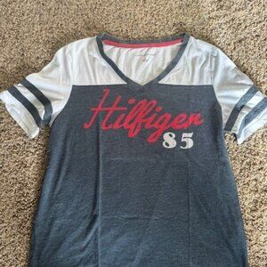 TOMMY HILFIGER: Excellent Condition T-Shirt